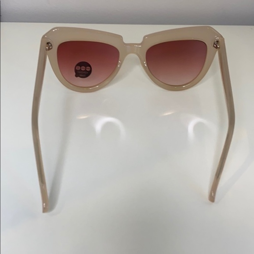 Komono Stella Cat Eye Pale Blush Sunglasses - Picture 5 of 13